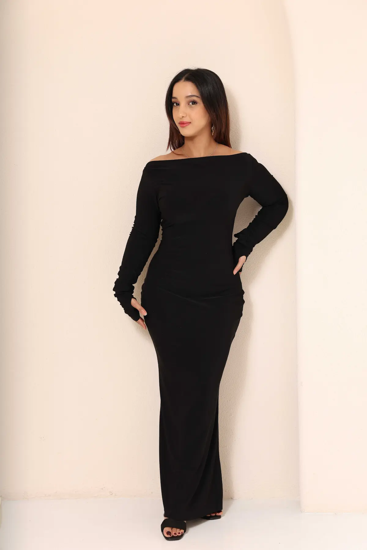 Off-the-shoulder slim fit lycra maxi dress